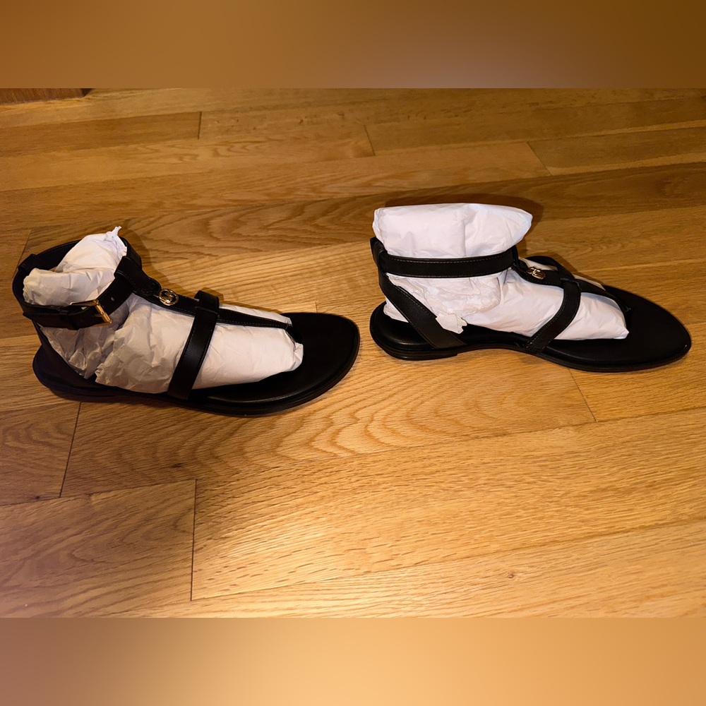 Michael Kors Sasha T-Strap Flat Sandal in Black NEW - Picture 6 of 11